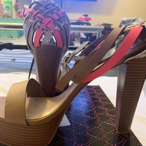 Betseyville tan strappy heels